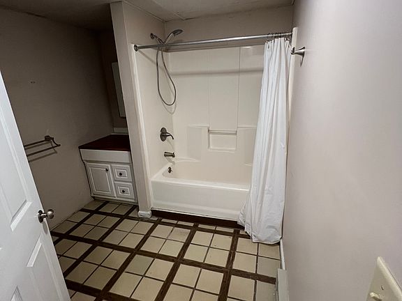 5th image of 121 David St APT 205