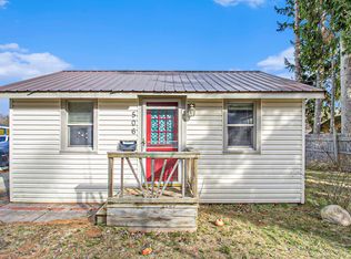 506 N Main St, Scottville, MI 49454