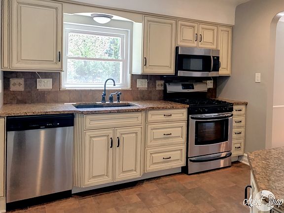 2nd image of 25 Forest Ave
