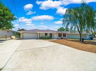 211 Wedgewood Ln W, Kerrville, TX 78028