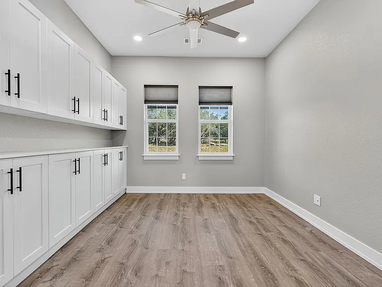 21603 Thomas Cv — Photo 14