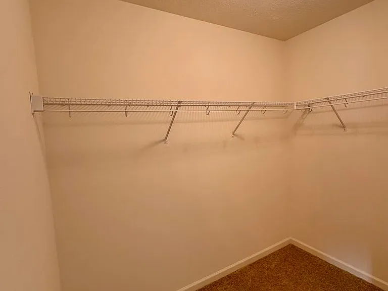 2948 Crystal Spring Ln — Photo 11