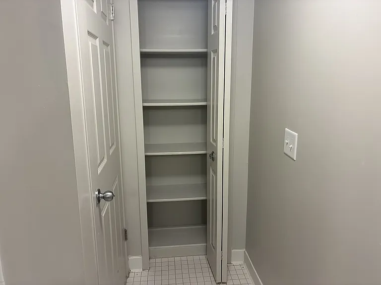 Prentiss Pointe Apartments — Photo 200