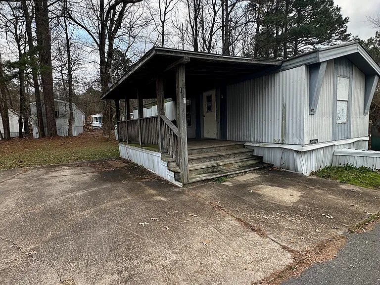 102 Marbury Rd — Photo 1