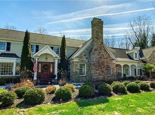 33700 Woodleigh Rd, Pepper Pike, OH 44124