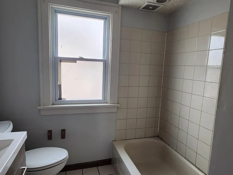 6714 Theota Ave — Photo 17
