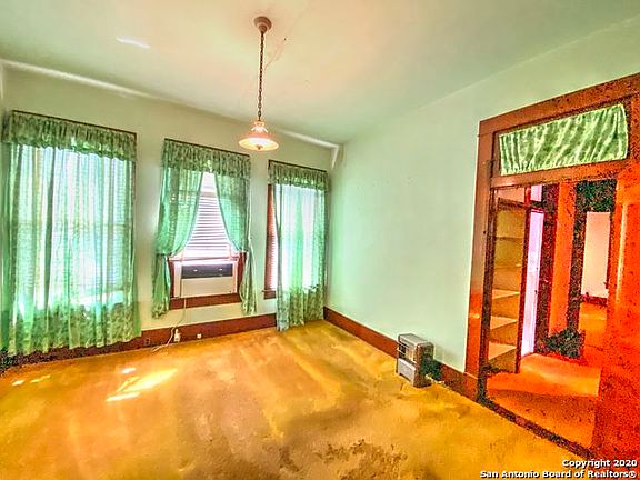 5th image of 220 Dilworth St