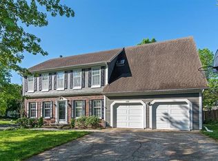 8364 Oakview Cir, Lenexa, KS 66215