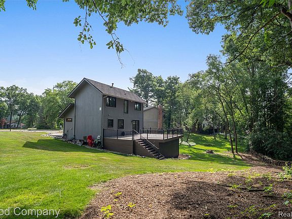 2nd image of 2783 Angelus Cir