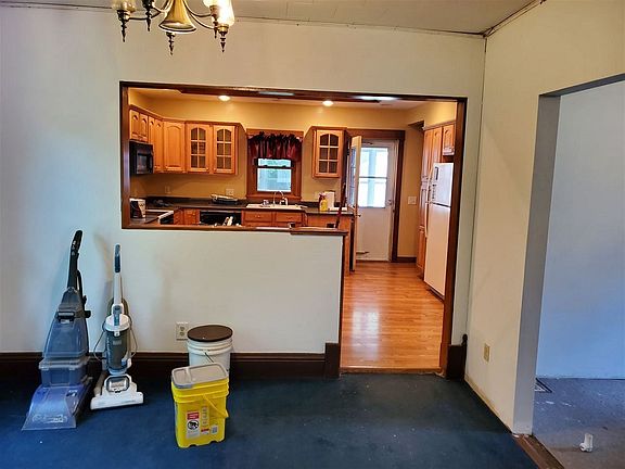 3rd image of 130 McKittrick St