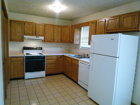 4th image of 1601 Country Walk Ct