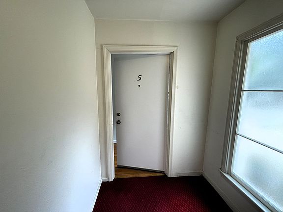 2nd image of 1720 San Carlos Ave APT 5