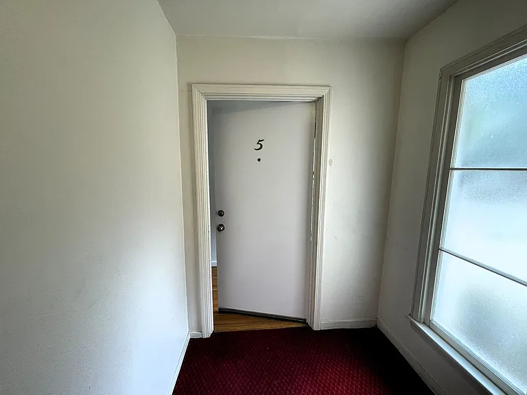 1720 San Carlos Ave — Photo 2