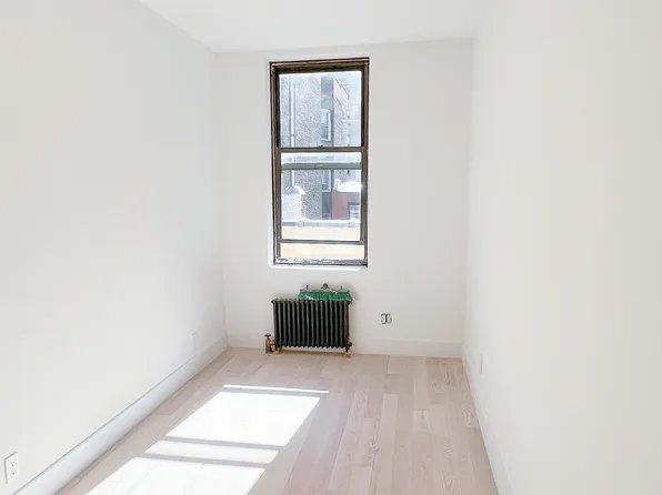 206 West 21st Street image 1 of 4