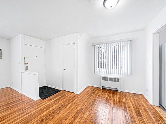 3rd image of 1346 Bell Blvd #211