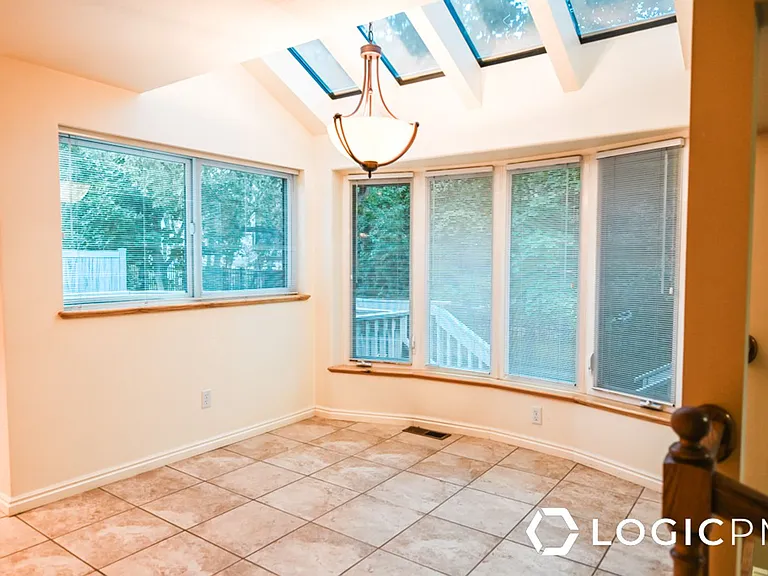 2298 E Oak Leaf Way — Photo 11