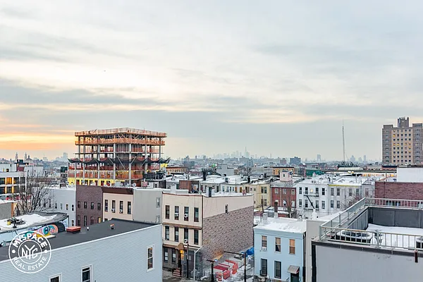 Rented by MySpaceNYC | media 10