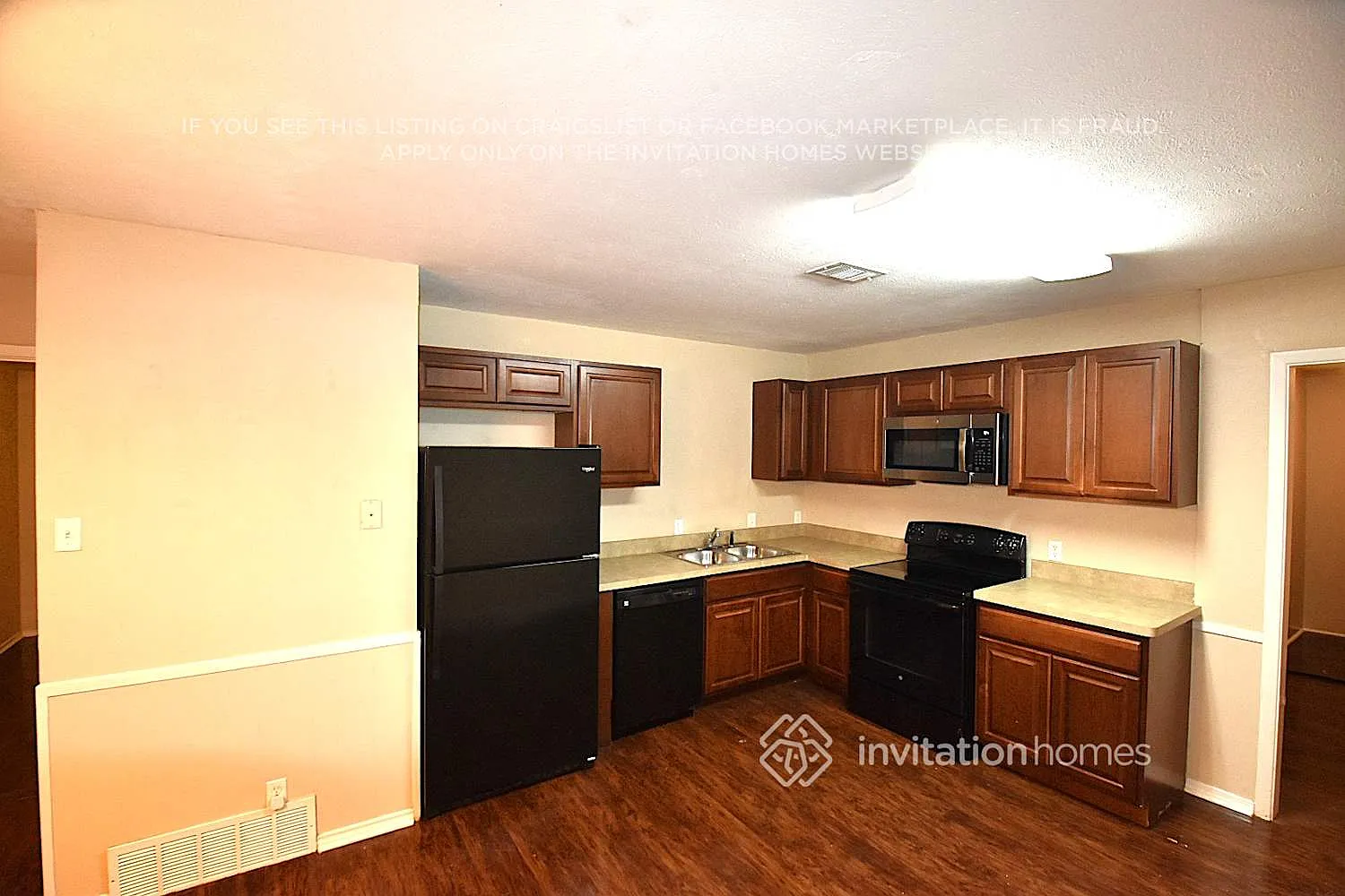 202 Jefflyn Ct Euless, TX 76040 — Photo 3