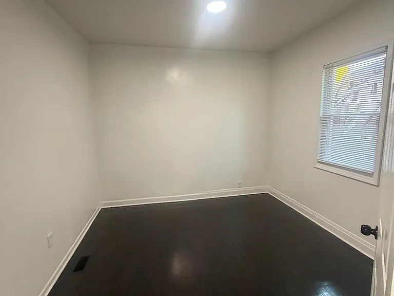 2435 Diamond Ave — Photo 21