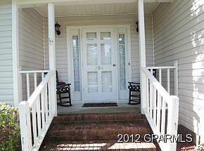 2nd image of 208 Gloria St