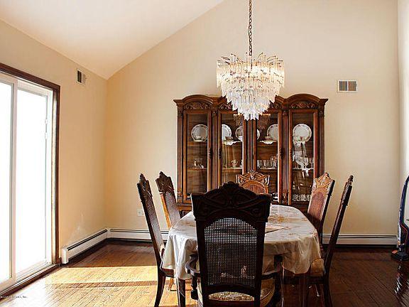 5th image of 85 Bolivar St