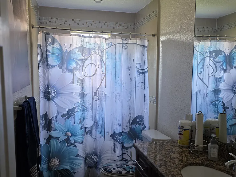 NW 25th Ct — Photo 3