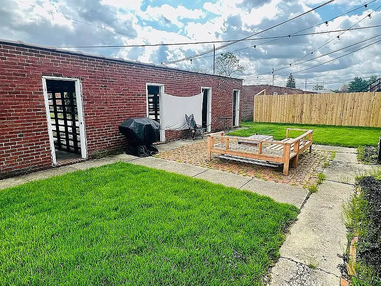 1687 Westwood Ave — Photo 15