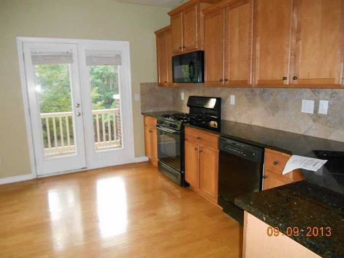 2nd image of 835 Commonwealth Ave SE