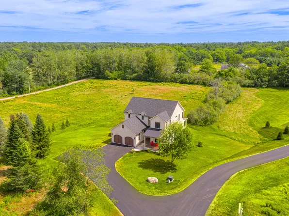 24 Daybreak Lane, Cumberland, ME 04021
