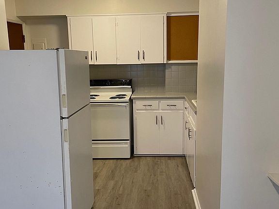 4th image of 2978 Densmore Dr APT 3