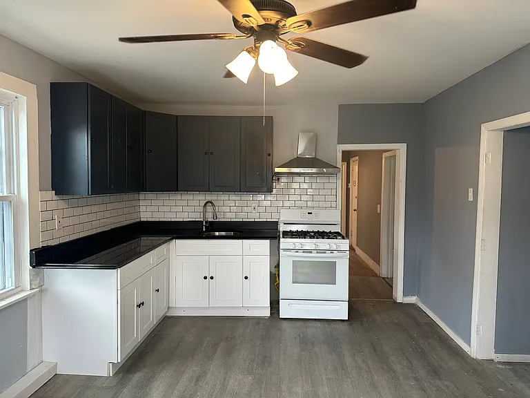 426 Franklin St #2 — Photo 1