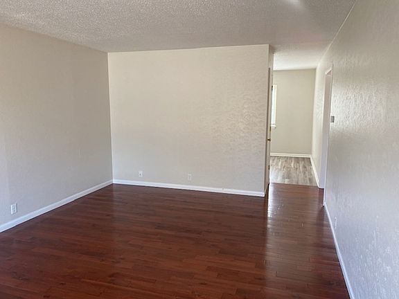 5th image of 1600 W Broadway St #3