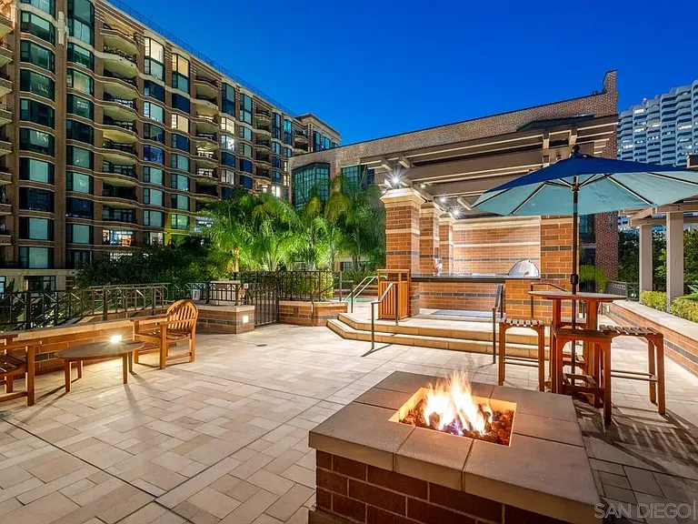 500 W Harbor Dr W #616 — Photo 59