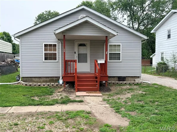 1620 N Monroe St, Litchfield, IL 62056