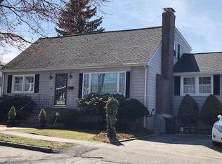 7 Ravenwood Rd, Peabody, MA 01960