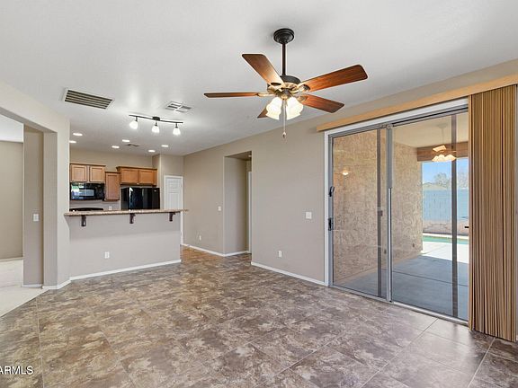 2nd image of 2463 W KRISTINA Avenue