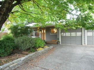 1090 Maclay Dr, Eugene, OR 97404