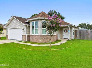 14240 S Country Hills Dr, Gulfport, MS 39503