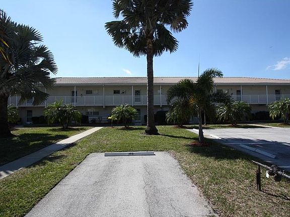 2nd image of 133 Breakers Ct APT 102