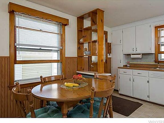 5th image of 125 Layton Ave