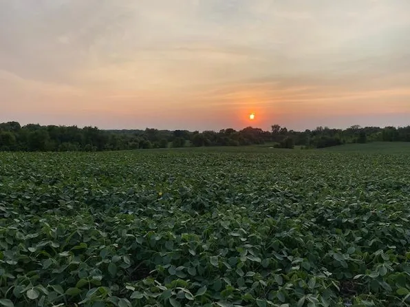 693 90th St NE, Monticello, MN 55362