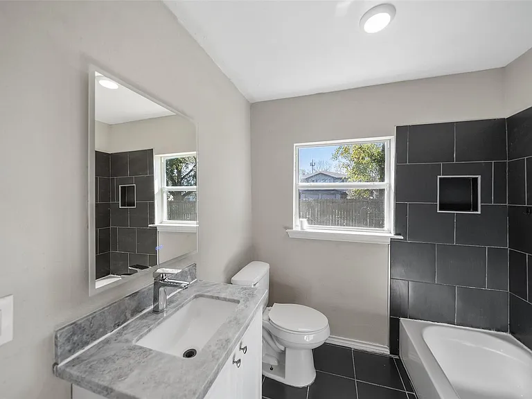 7019 Sur Ct — Photo 20