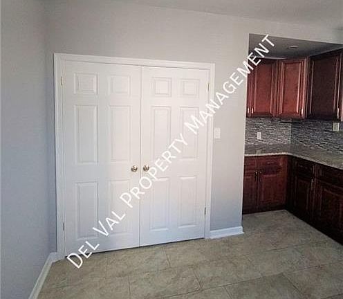 3rd image of 3860 N Smedley St