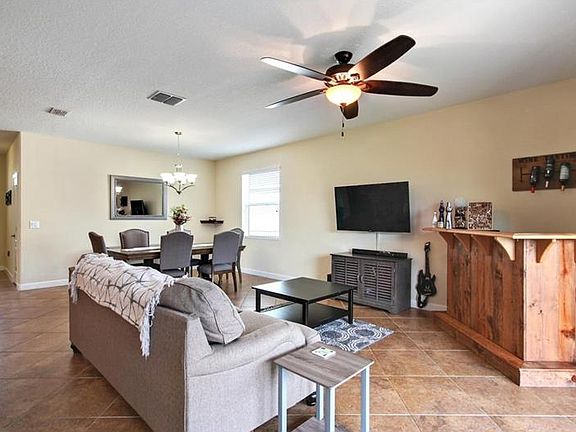 3rd image of 5296 Cortland Dr