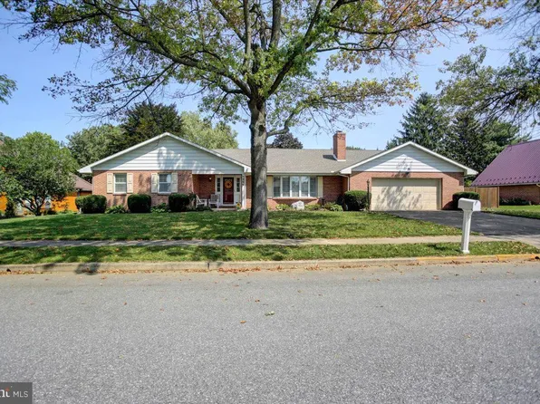 135 Park Pl W, Shippensburg, PA 17257