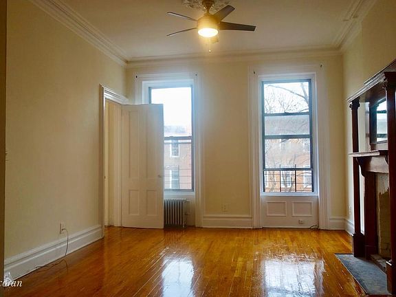 3rd image of 90 Vanderbilt Ave APT 3