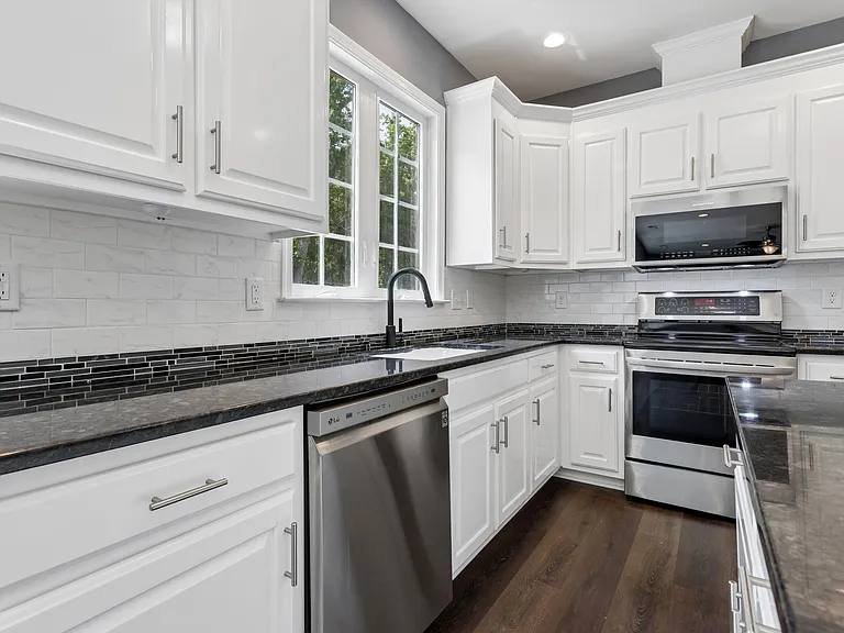 101 Sycamore Ln — Photo 22