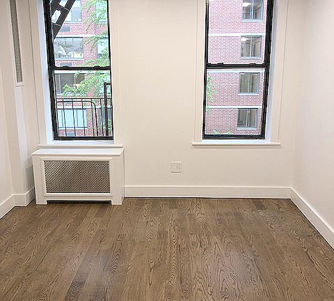 3rd image of 231 W 19th St #8