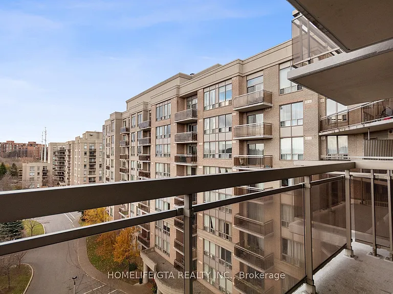 1720 Eglinton Ave E #821 — Photo 1