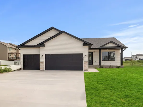 2827 6th Ave SW, Altoona, IA 50009